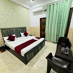 Hotel Im Perial Inn - Nehru Enclave