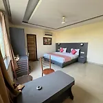 Hotel Im Perial Inn - Nehru Enclave