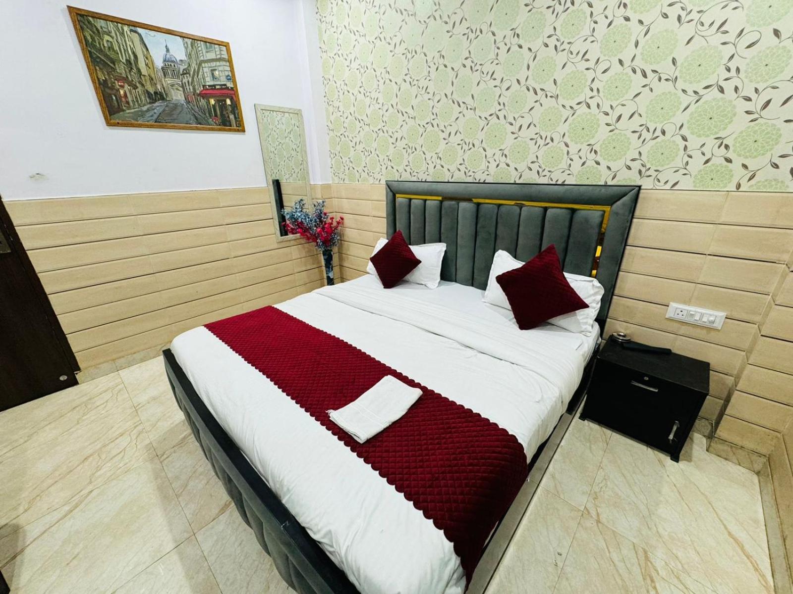 Im Perial - Nehru Enclave Apartment New Delhi