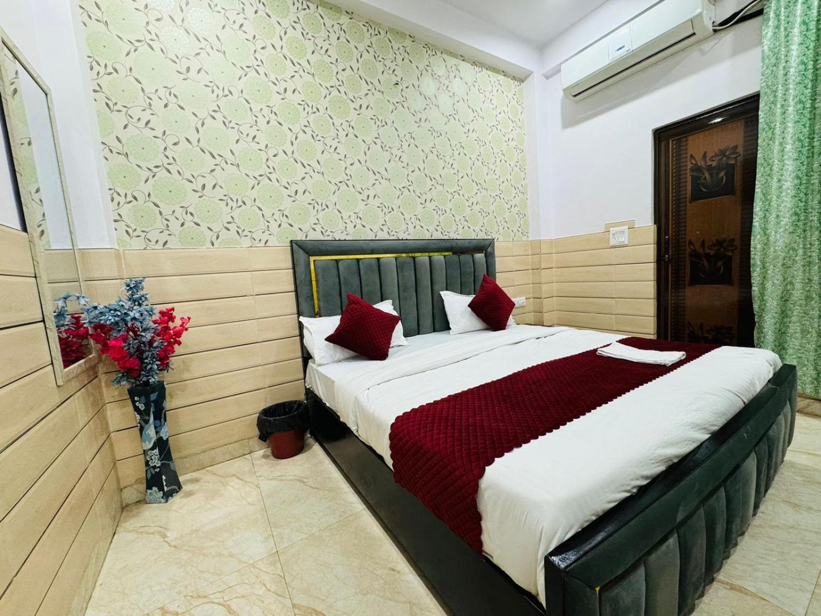 Apartment Im Perial - Nehru Enclave *