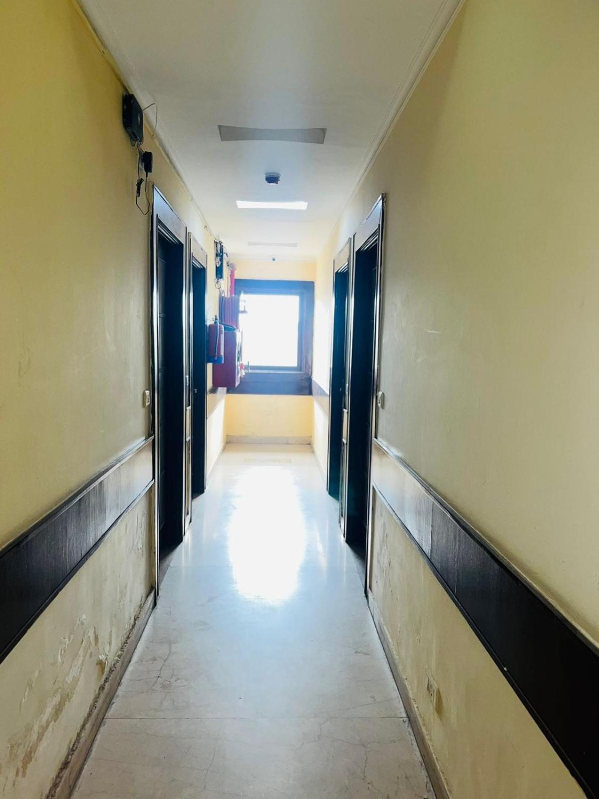 Im Perial - Nehru Enclave Apartment *