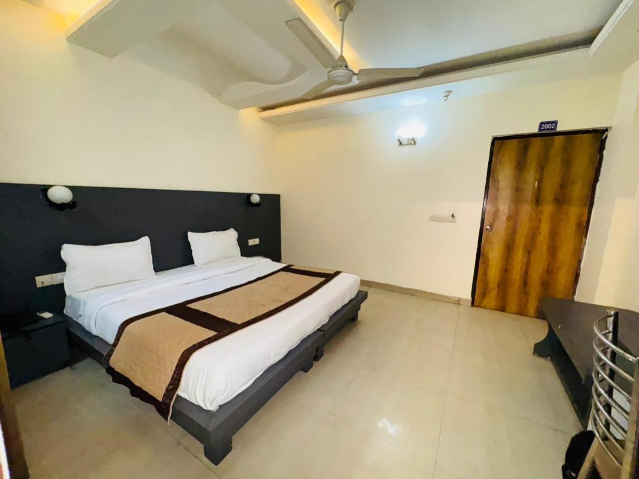 Im Perial - Nehru Enclave Apartment New Delhi